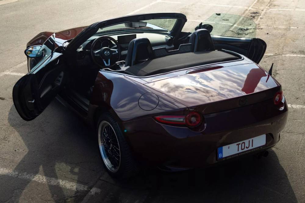 https://autogreeknews.gr/wp-content/uploads/2025/05/Gizele-Racing-Mazda-MX-5-Toji-5-copy-2048x1153-1.jpg
