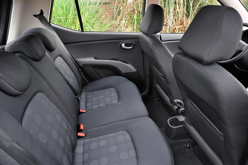 https://autogreeknews.gr/wp-content/uploads/2025/05/Hyundai-i10-mk1-interior.jpg