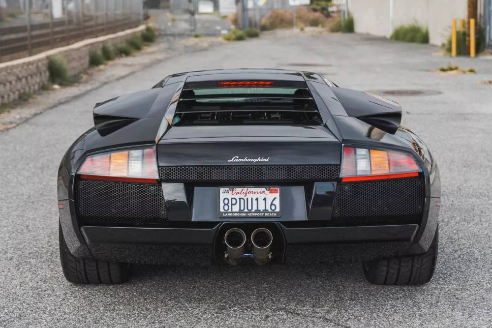 https://autogreeknews.gr/wp-content/uploads/2025/05/Lamborghini-Murcielago-Six-Speed-6.jpg