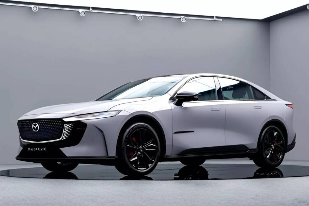 https://autogreeknews.gr/wp-content/uploads/2025/05/Mazda-EZ-6-Sports-Edition-00001-2048x1154-1.jpg