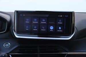 Peugeot 2008 1.2 Hybrid (17)