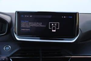 Peugeot 2008 1.2 Hybrid (21)