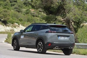 Peugeot 2008 1.2 Hybrid (27)