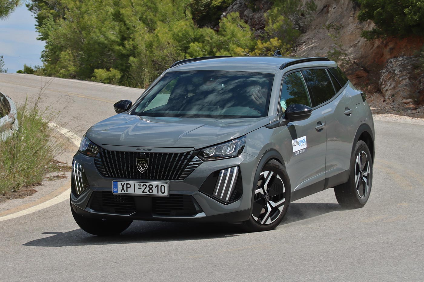 Δεύτε λάβετε το νέο Peugeot 2008 Hybrid σε χαμηλή τιμή