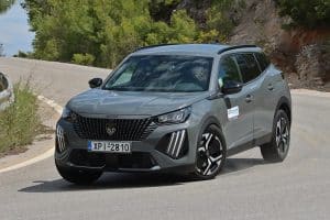 Peugeot 2008 1.2 Hybrid (31)