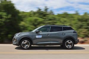 Peugeot 2008 1.2 Hybrid (32)