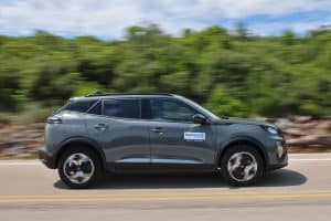 Peugeot 2008 1.2 Hybrid (33)