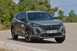 Peugeot 2008 1.2 Hybrid (37)