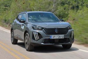 Peugeot 2008 1.2 Hybrid (5)