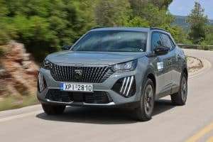 Peugeot 2008 1.2 Hybrid (7)