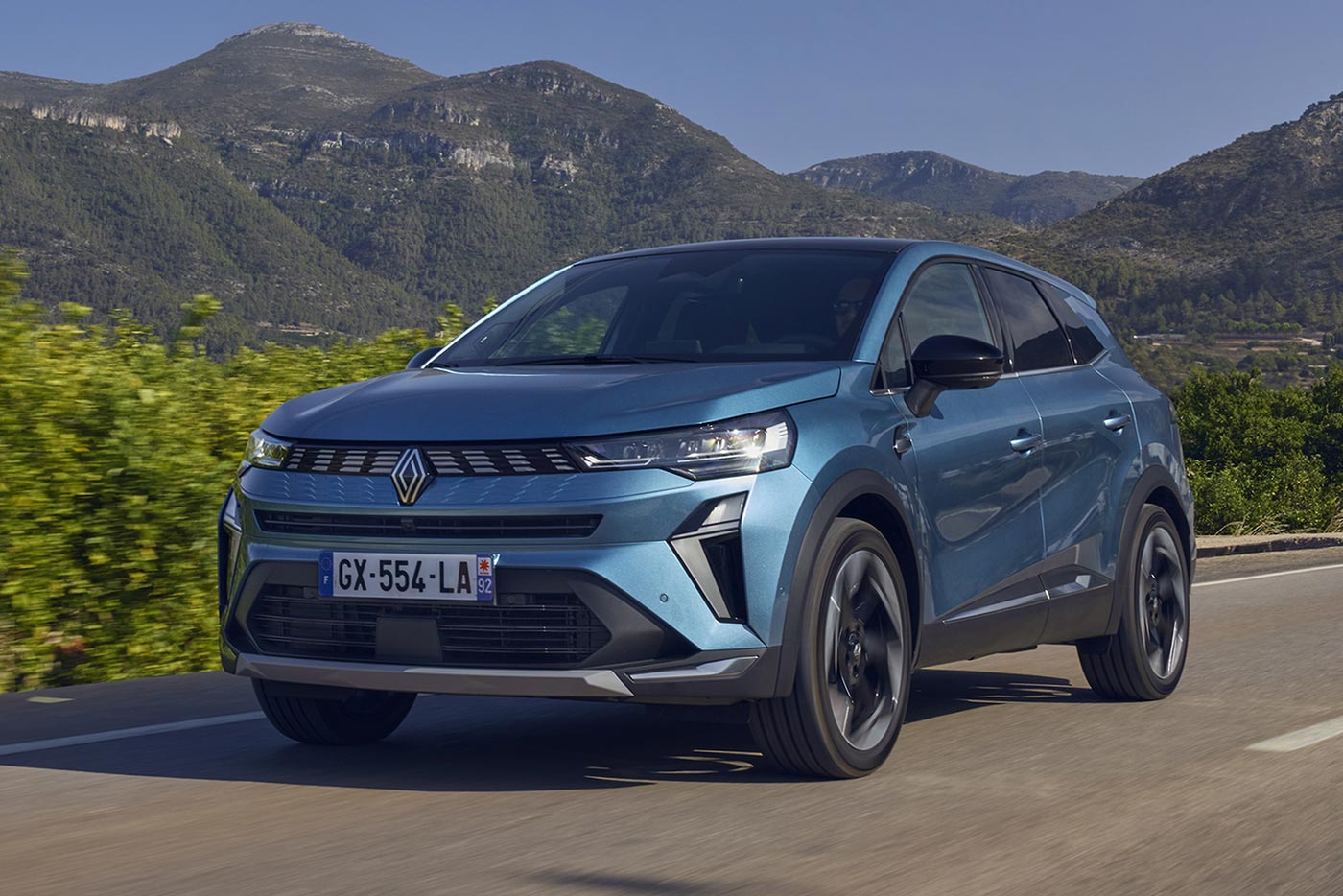 Νέο full hybrid σύνολο E-Tech 160 από τη Renault