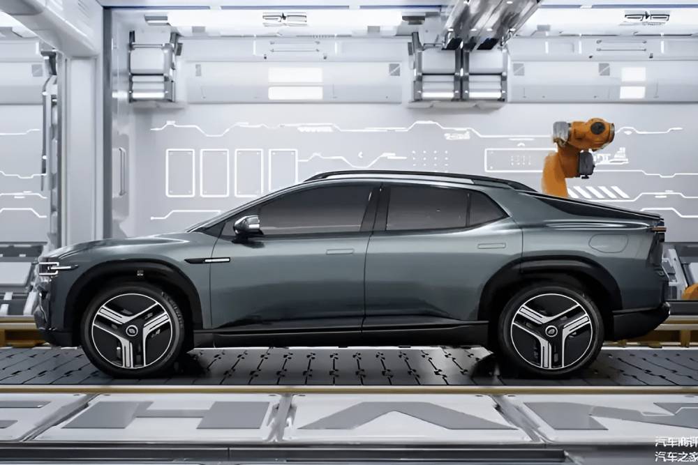 Η κινεζική απάντηση «3 σε 1» στο Tesla Cybertruck