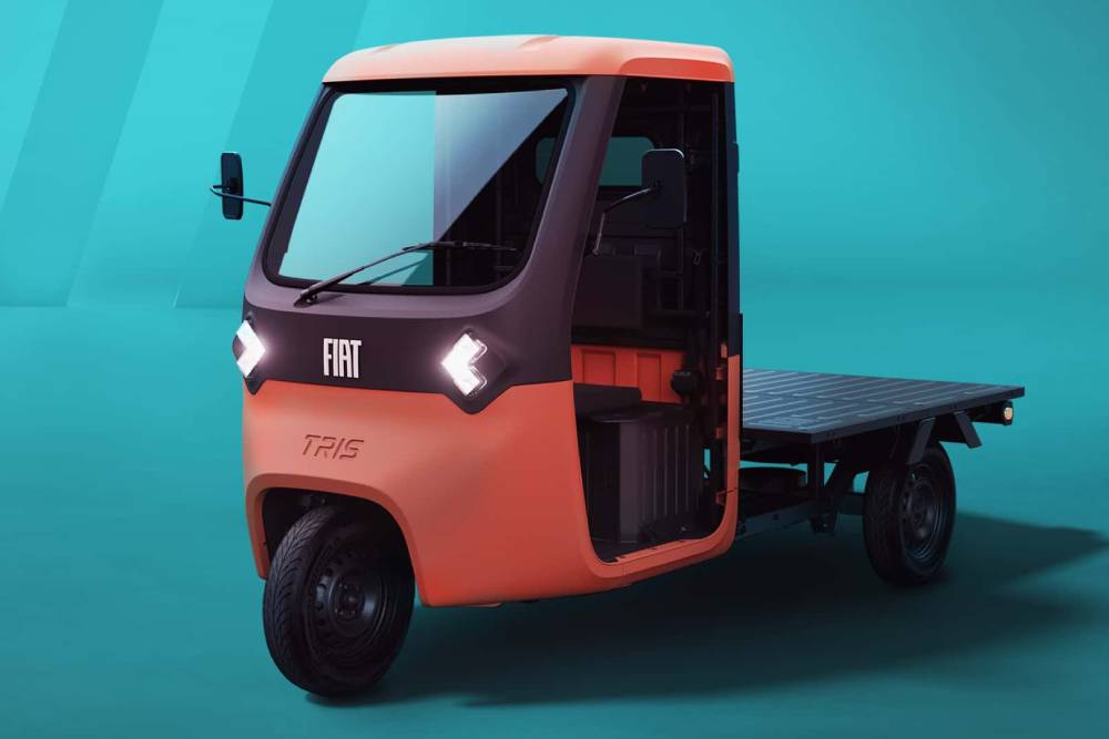https://autogreeknews.gr/wp-content/uploads/2025/05/fiat-professional-tris-flatbed.jpg