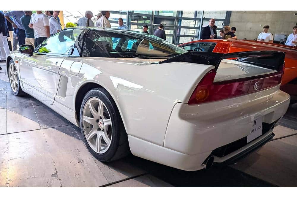 https://autogreeknews.gr/wp-content/uploads/2025/05/honda-nsx-r-2003-broad-arrow-auctions-villa-erba-2.jpg