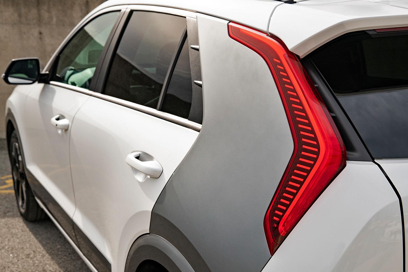 To αουτσάιντερ Hybrid SUV που βάζει γκολ