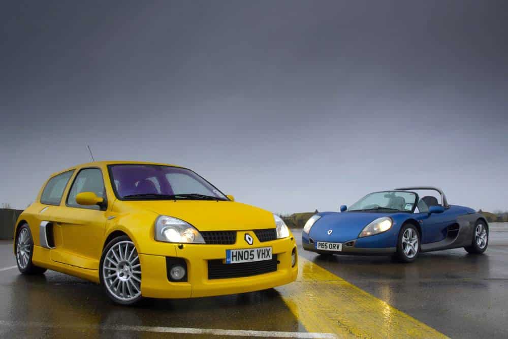 https://autogreeknews.gr/wp-content/uploads/2025/05/renault_clio_v6_sport_renault.jpg