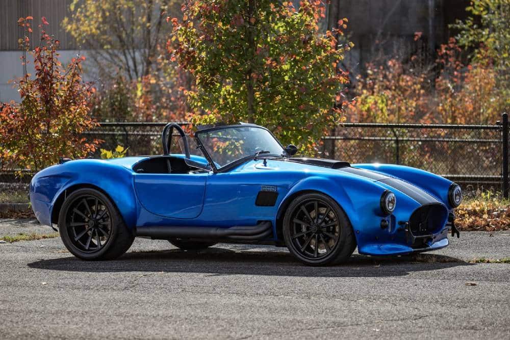https://autogreeknews.gr/wp-content/uploads/2025/05/this-is-going-to-cause-a-major-ruckus-shelby-cobra-4.jpg