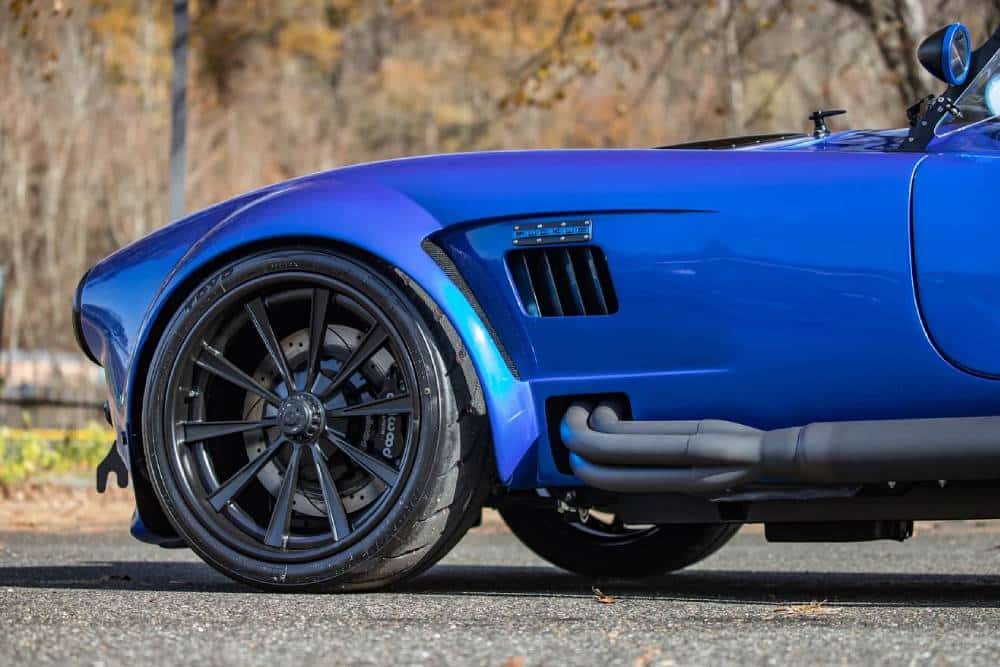 https://autogreeknews.gr/wp-content/uploads/2025/05/this-is-going-to-cause-a-major-ruckus-shelby-cobra-8.jpg