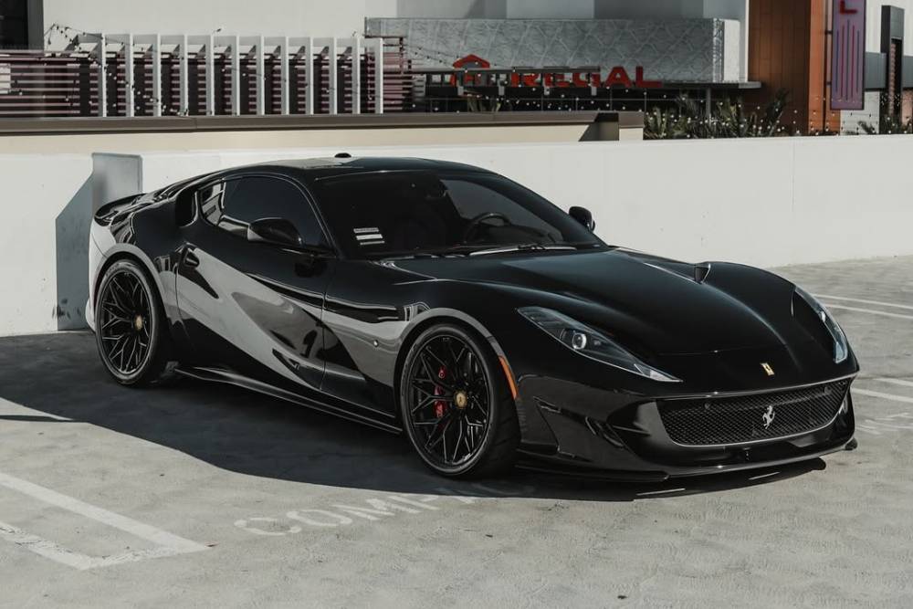 Καλλονή η Ferrari 812 με νέα «ψιλοτάκουνα»