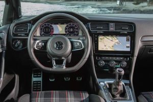 volkswagen-golf-gti-performance-2017