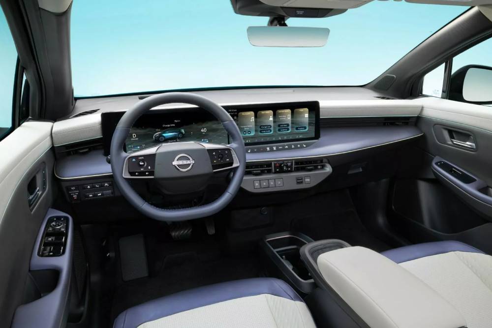 https://autogreeknews.gr/wp-content/uploads/2025/06/2026-Nissan-Leaf-Interior-3-2048x1366-1.jpg