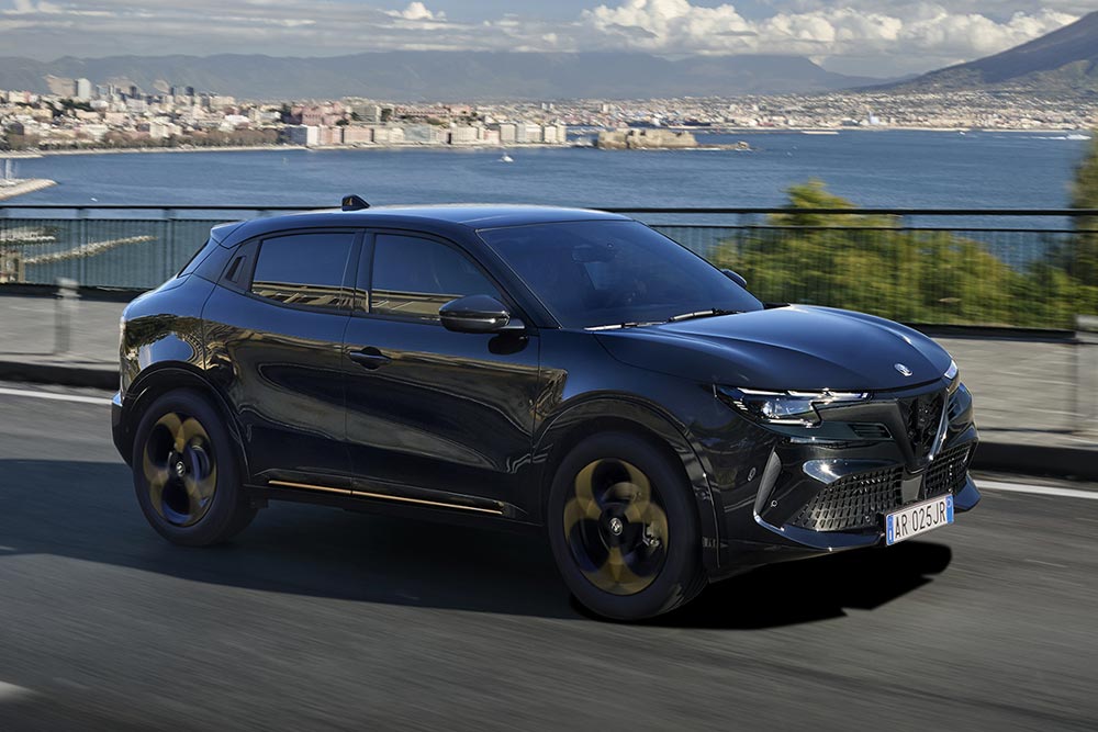 Διαθέσιμη η νέα Alfa Romeo Junior Intensa