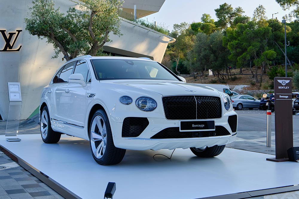 https://autogreeknews.gr/wp-content/uploads/2025/06/Bentayga-Hybrid-photo3.jpg