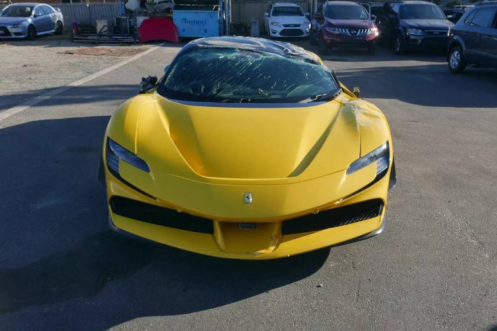 https://autogreeknews.gr/wp-content/uploads/2025/06/Ferrari-SF90-Wreck-Australia-11.jpg