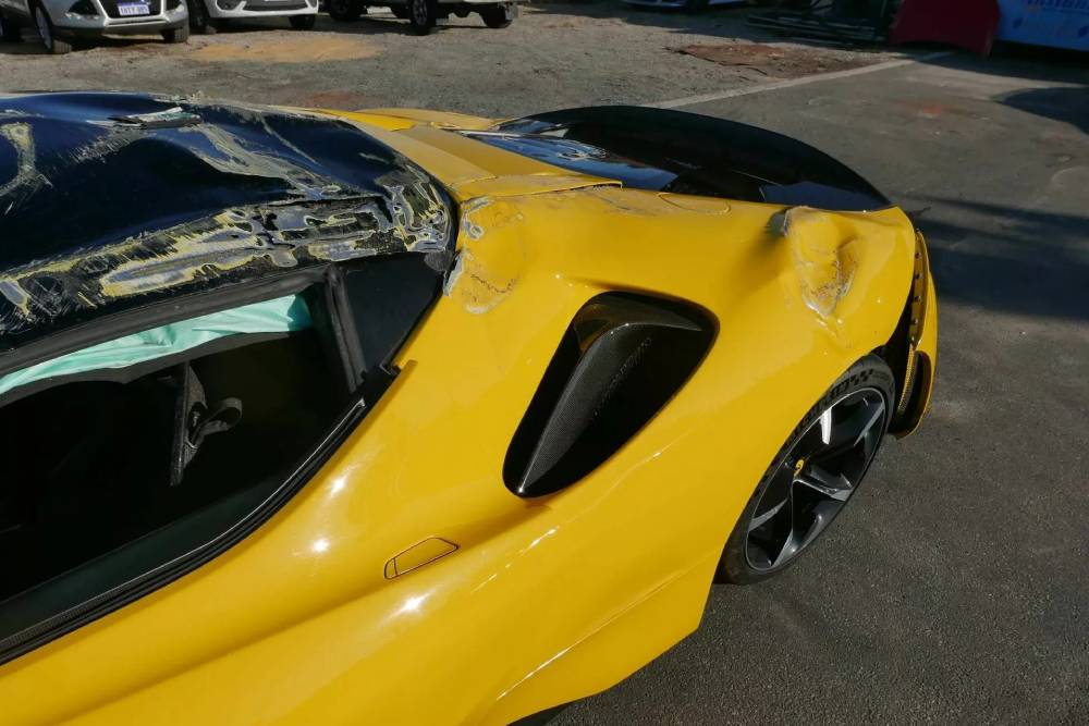 https://autogreeknews.gr/wp-content/uploads/2025/06/Ferrari-SF90-Wreck-Australia-2.jpg