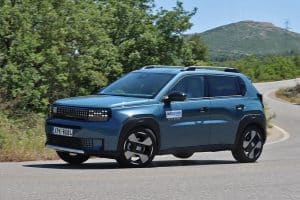 Fiat Grande Panda 1.2 Hybrid 110 HP (31)