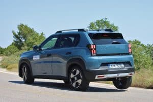 Fiat Grande Panda 1.2 Hybrid 110 HP (32)