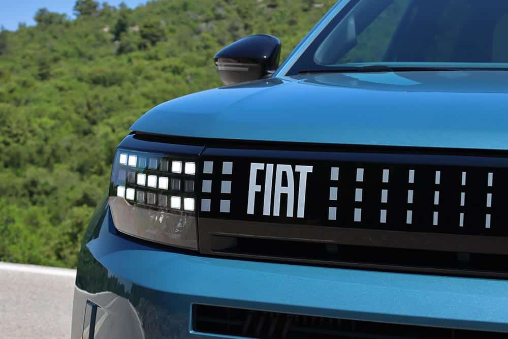 https://autogreeknews.gr/wp-content/uploads/2025/06/Fiat-Grande-Panda-1.2-Hybrid-110-HP-37.jpg