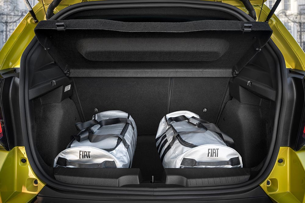 https://autogreeknews.gr/wp-content/uploads/2025/06/Fiat-Grande-Panda-luggage.jpg