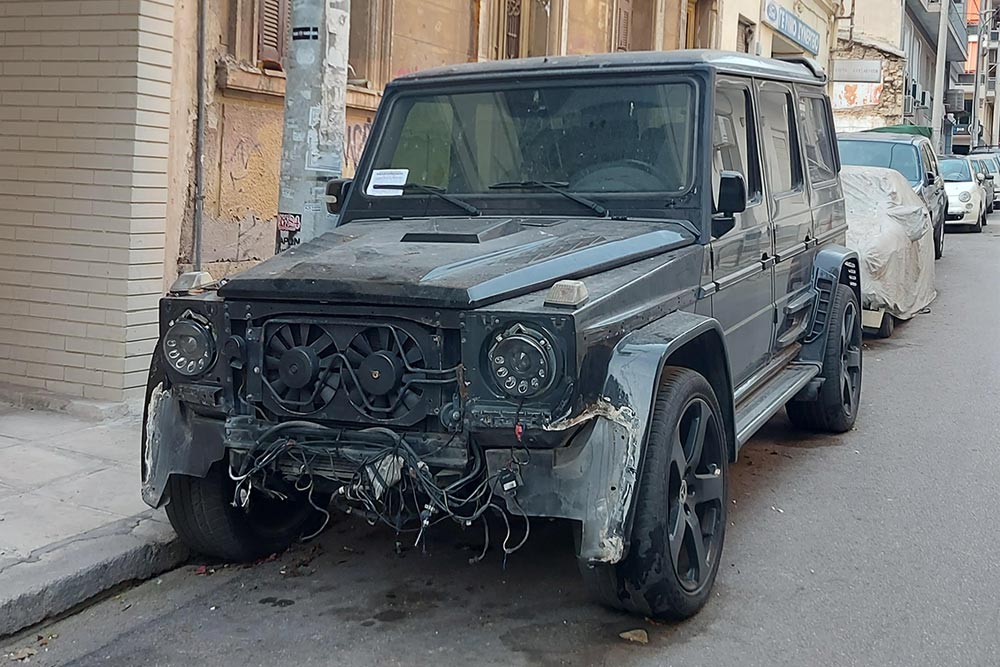 «Φάντασμα» Mercedes G-Class ρημάζει στο δρόμο