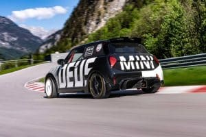 P90597654_highRes_mini-john-cooper-wor (1)