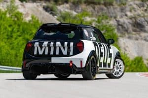 P90597686_highRes_mini-john-cooper-wor (1)