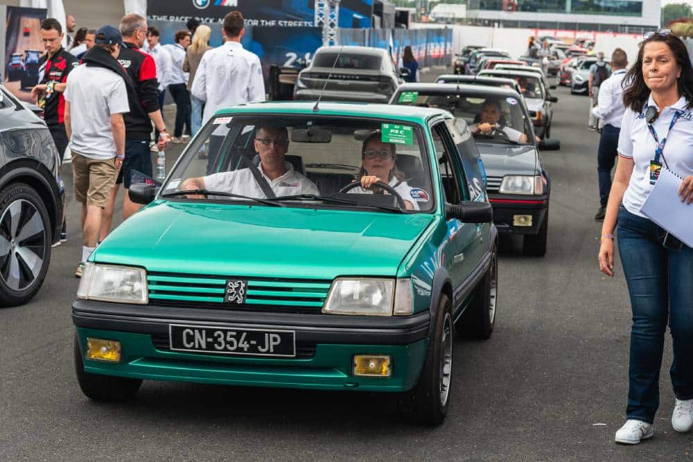 https://autogreeknews.gr/wp-content/uploads/2025/06/Peugeot-205-GTi-parade-4-1.jpg
