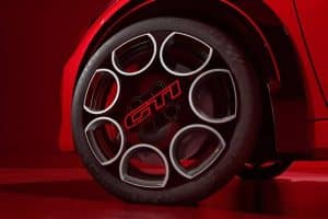 Peugeot-E-208-GTI-00009-2048×1152