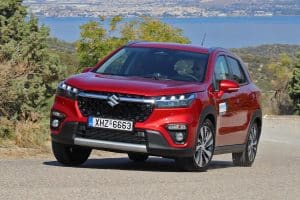 Suzuki-S-Cross-2025-strofi