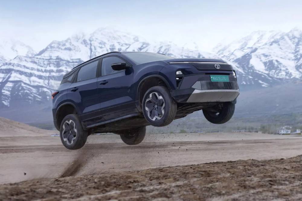 https://autogreeknews.gr/wp-content/uploads/2025/06/Tata-Harrier.jpg