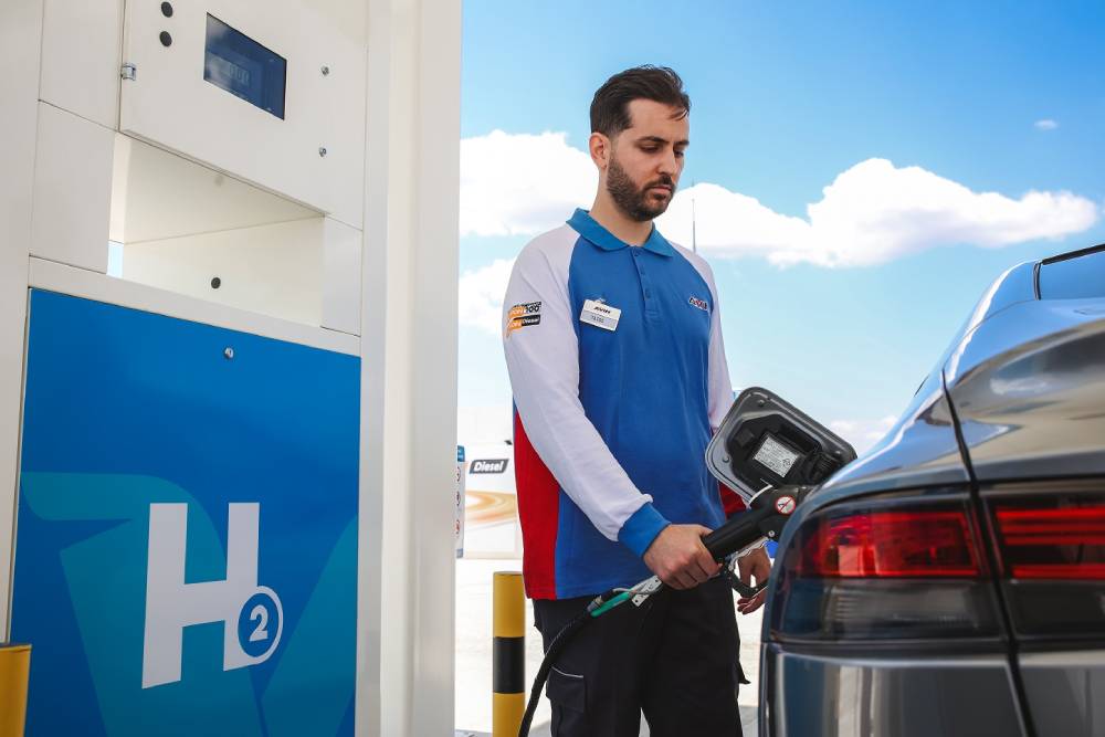 https://autogreeknews.gr/wp-content/uploads/2025/06/avin-hydrogen-station-1.jpg