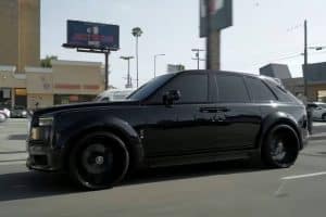 first-ever-1016-widebody-rolls-royce-cullinan-seri (2)