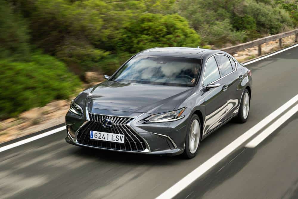 https://autogreeknews.gr/wp-content/uploads/2025/06/lexus_es_300h_5738.jpg