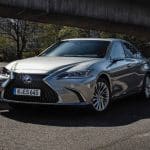 lexus_es_300h_with_digital_side-view_monitor