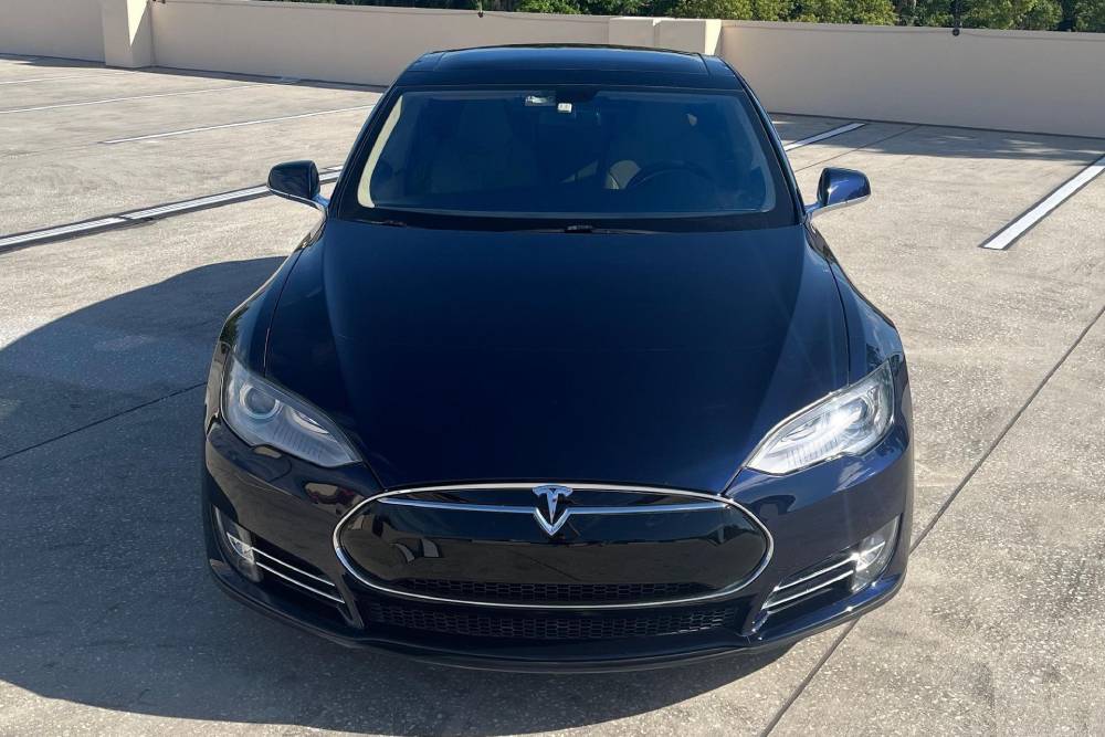 https://autogreeknews.gr/wp-content/uploads/2025/06/man-buys-tesla-model-s-for-under-8000-and-its-not-3.jpg