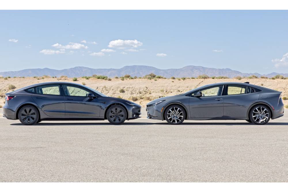 Πρόεδρος Toyota: «Τα EV ρυπαίνουν 3 φορές όσο τα υβριδικά»