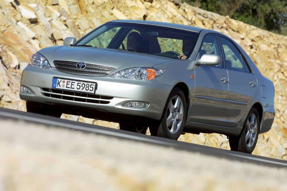 https://autogreeknews.gr/wp-content/uploads/2025/06/toyota_camry_649.jpg