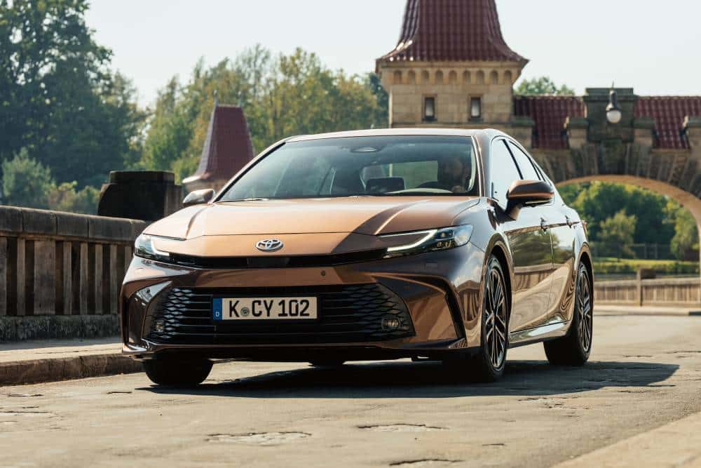 https://autogreeknews.gr/wp-content/uploads/2025/06/toyota_camry_hev_843.jpg