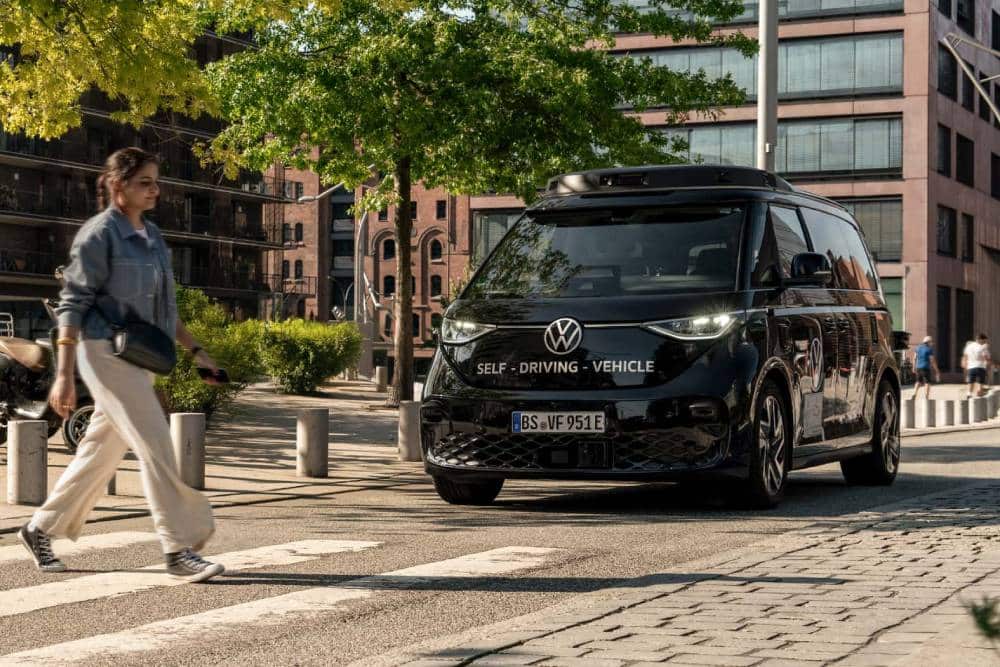 Η VW κέρδισε την Tesla στην αυτόνομη οδήγηση