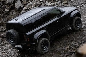 2026-Land-Rover-Defender-OCTA-Black-702-1-2048×115